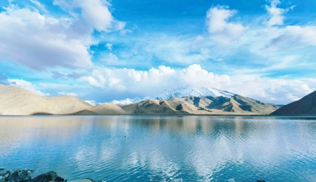 喀拉库勒湖